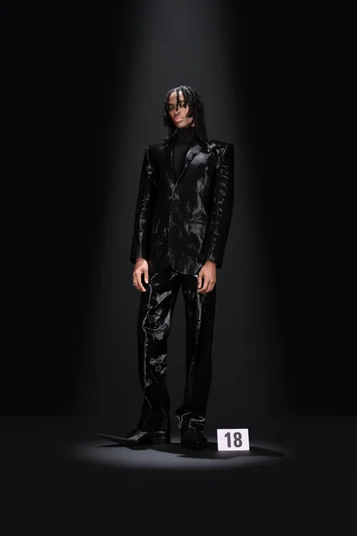Look 18